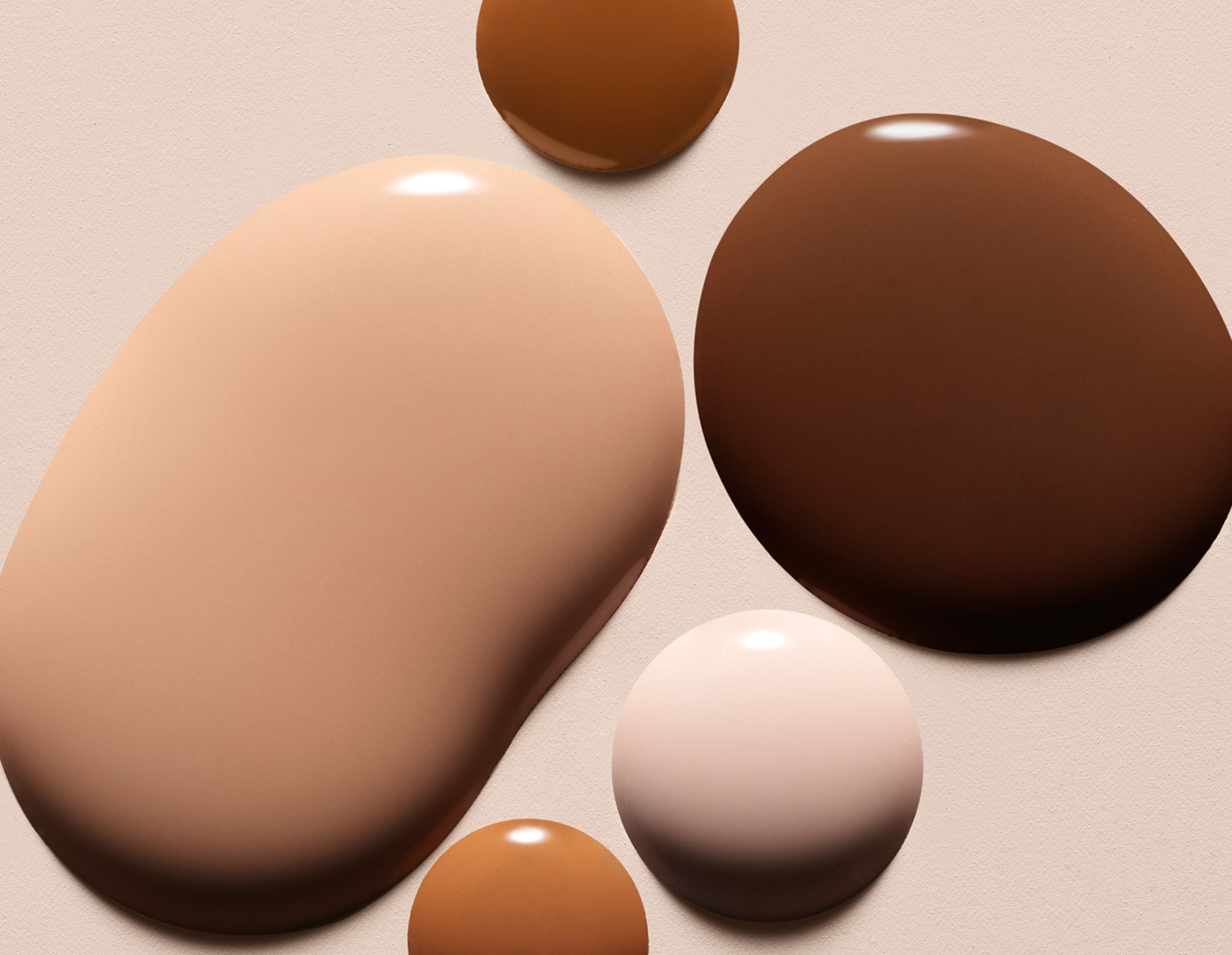 When to Use Creme vs. Liquid Foundation